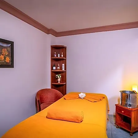 Villa Side Hotel